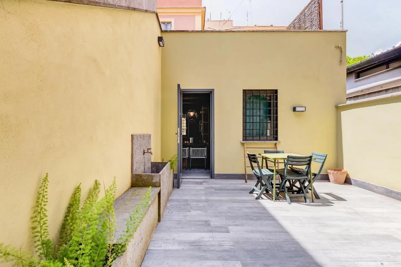 Vivilo Collection - Pigneto Apartments - Patio - Terrace - Parking Rome