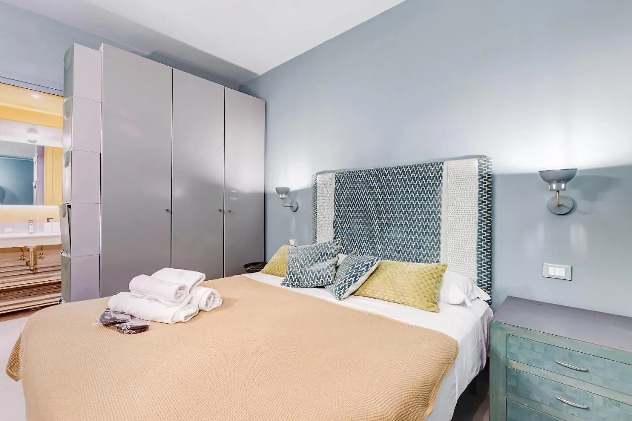 Vivilo Collection - Pigneto Apartments - Patio - Terrace - Parking Rome Italy