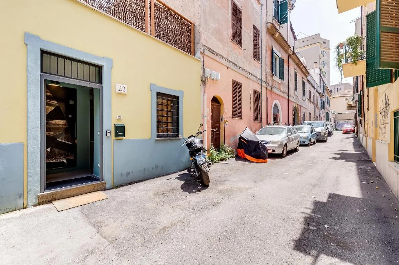 Vivilo Collection - Pigneto Apartments - Patio - Terrace - Parking Rome