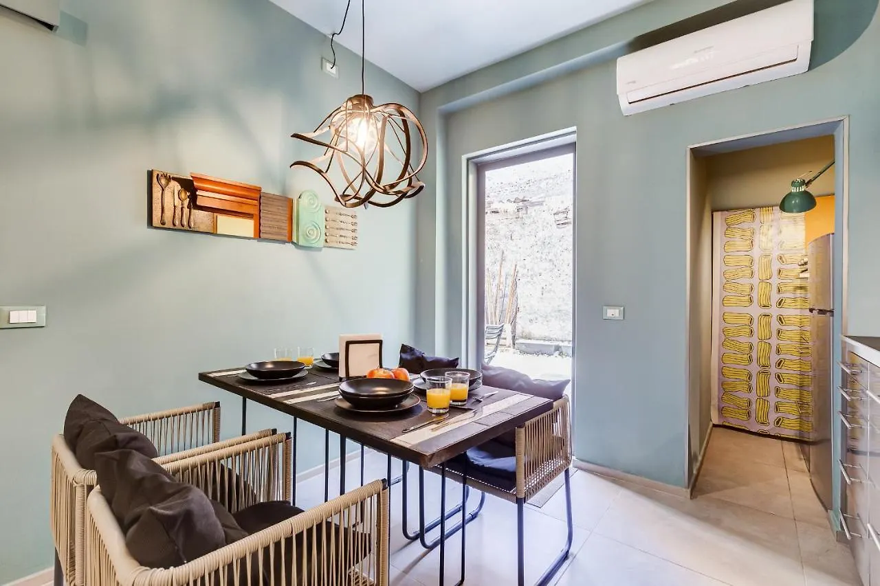 Vivilo Collection - Pigneto Apartments - Patio - Terrace - Parking Rome