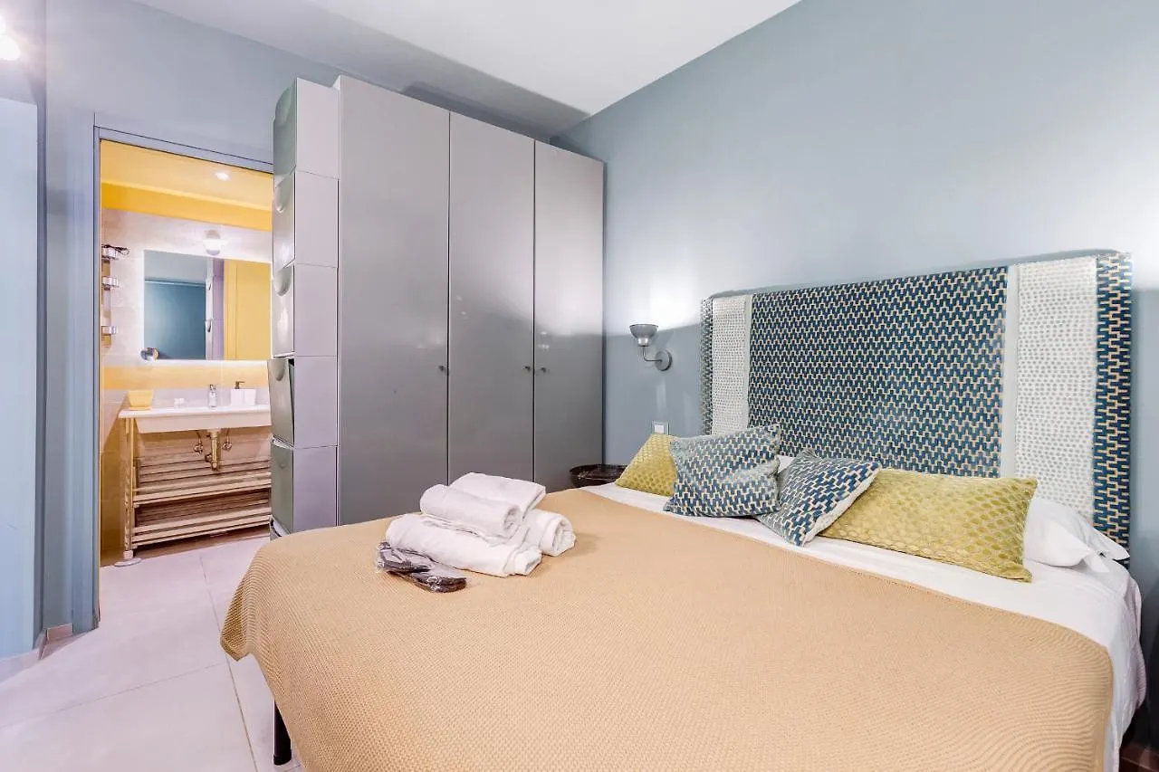 Vivilo Collection - Pigneto Apartments - Patio - Terrace - Parking Rome