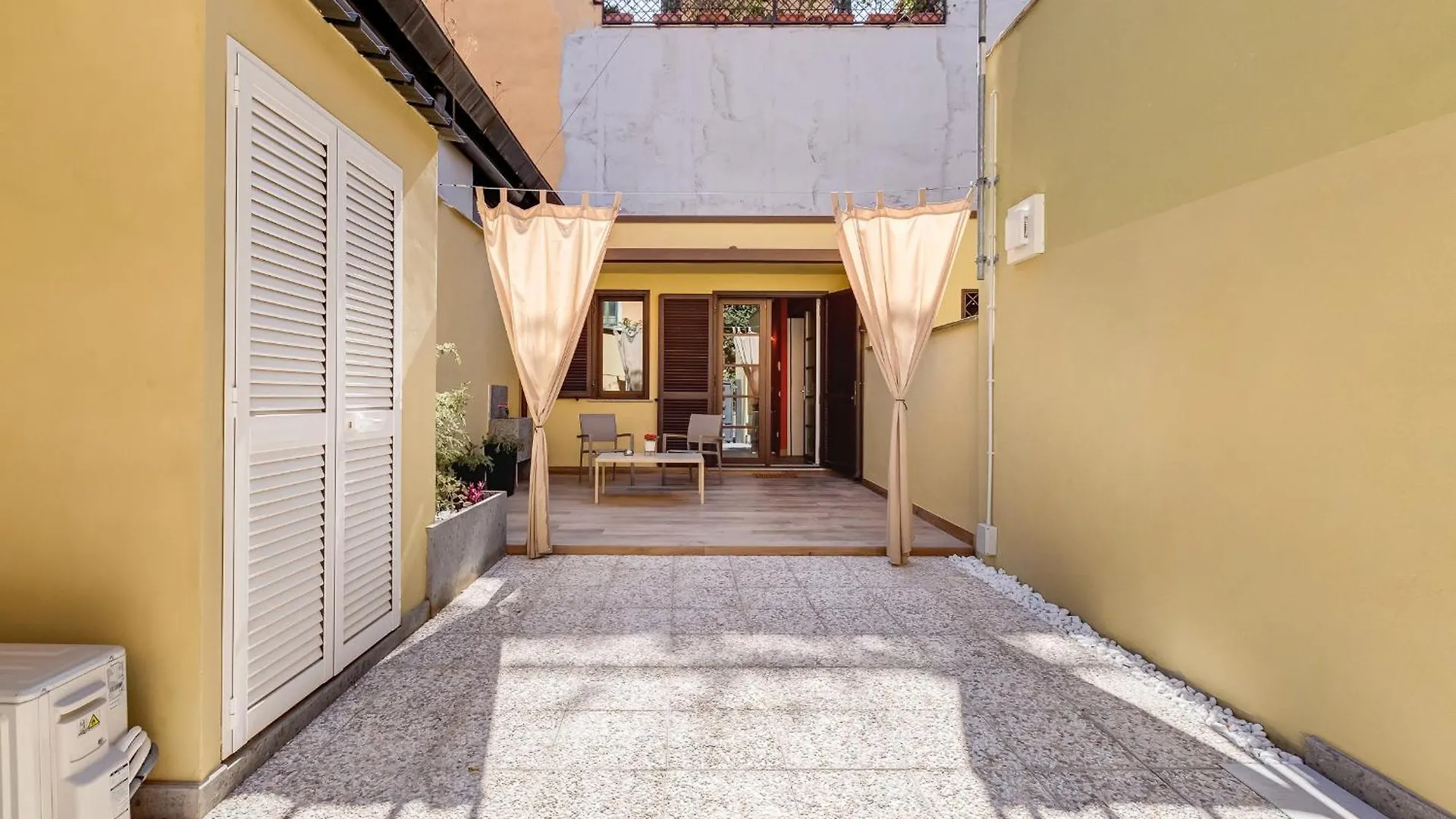 Vivilo Collection - Pigneto Apartments - Patio - Terrace - Parking Rome
