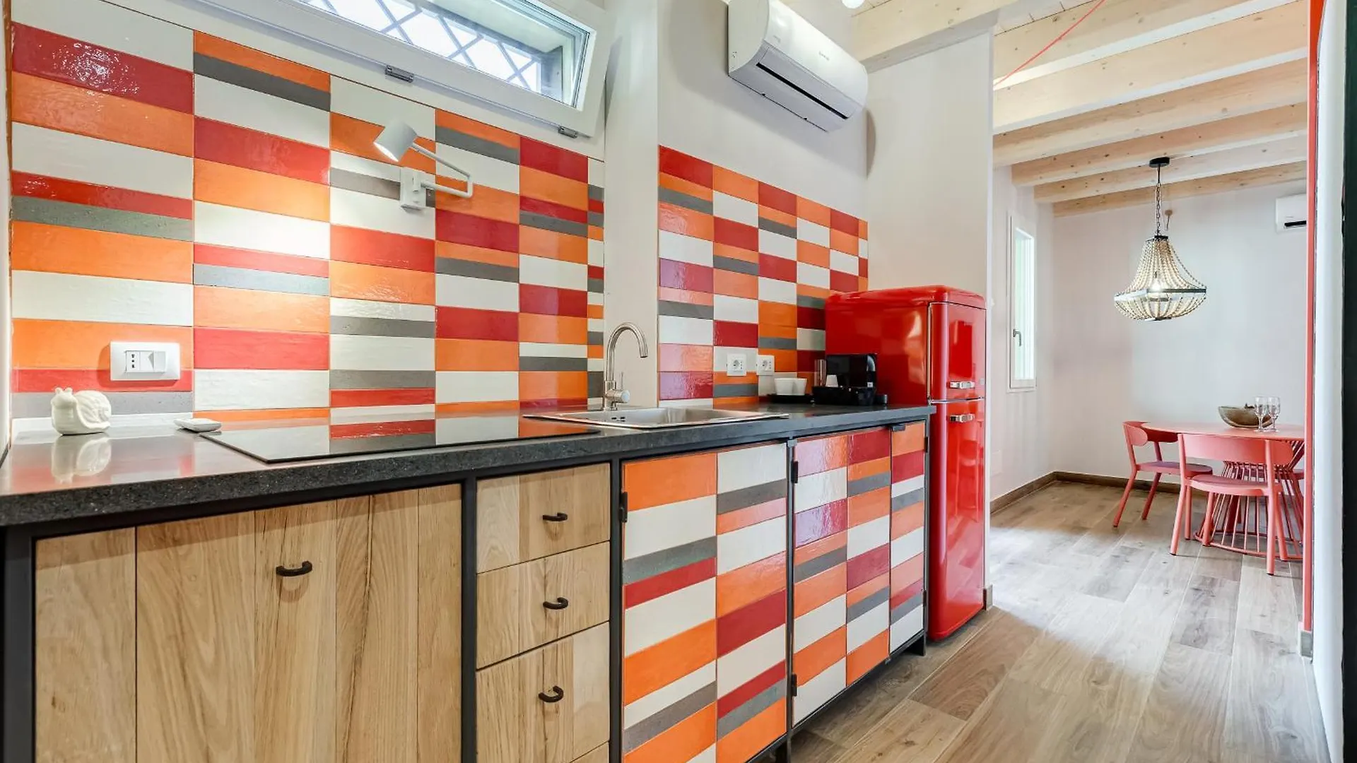 Vivilo Collection - Pigneto Apartments - Patio - Terrace - Parking Rome Italy