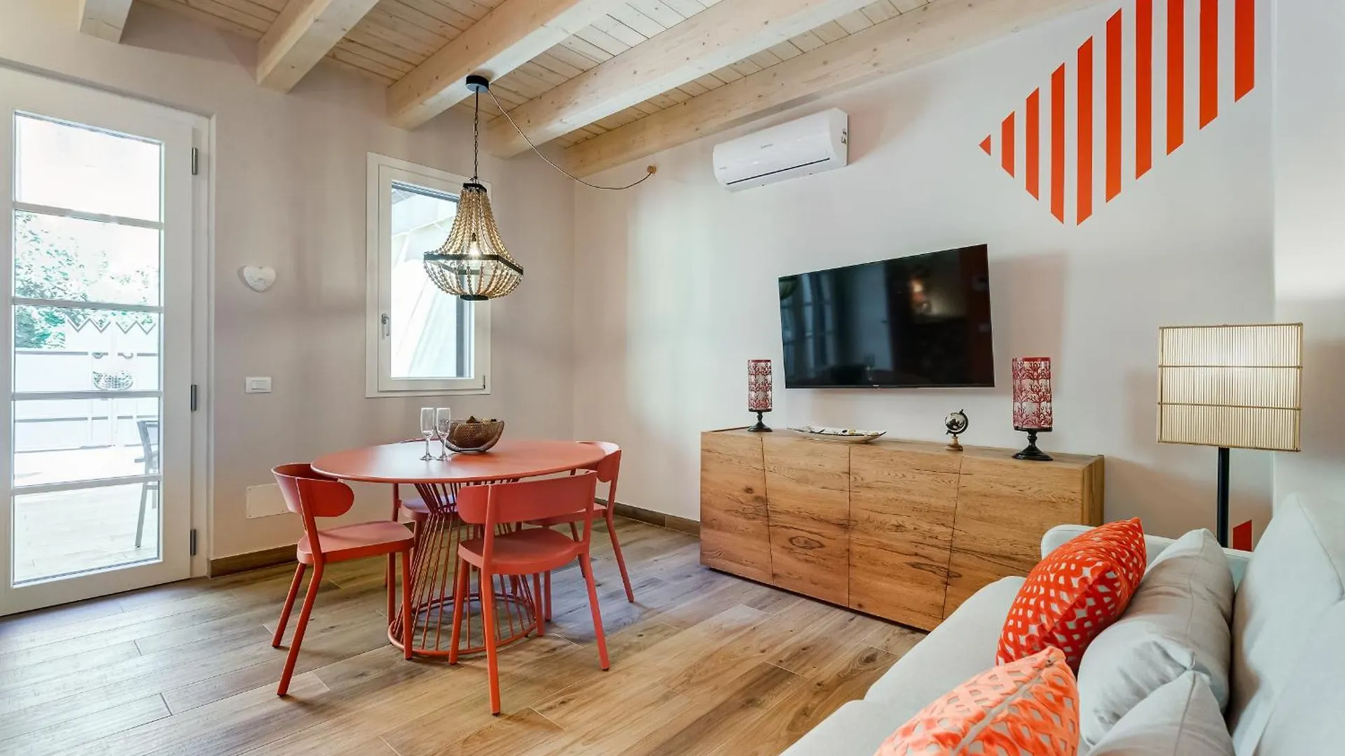 Vivilo Collection - Pigneto Apartments - Patio - Terrace - Parking Rome