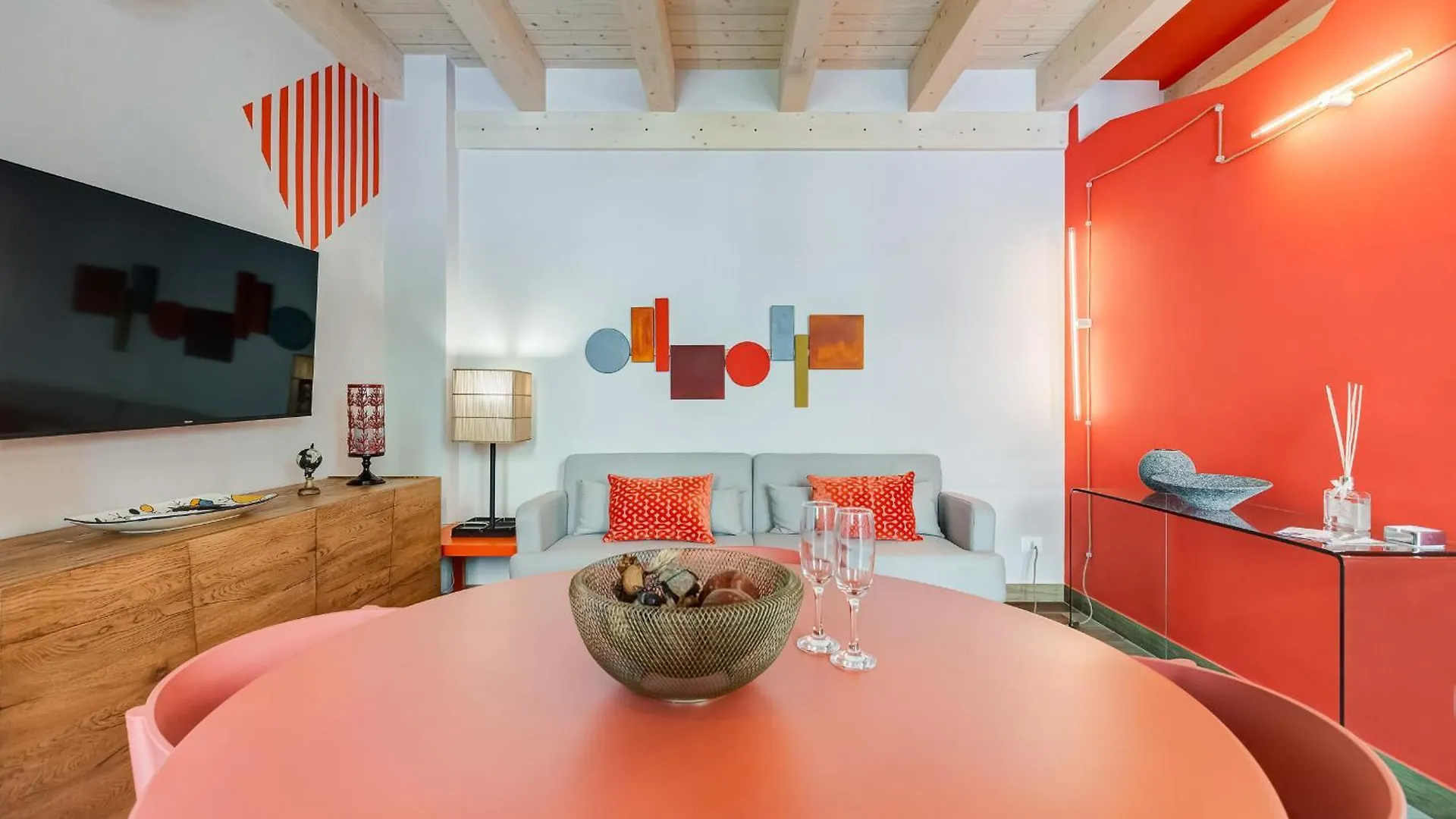 Vivilo Collection - Pigneto Apartments - Patio - Terrace - Parking Rome