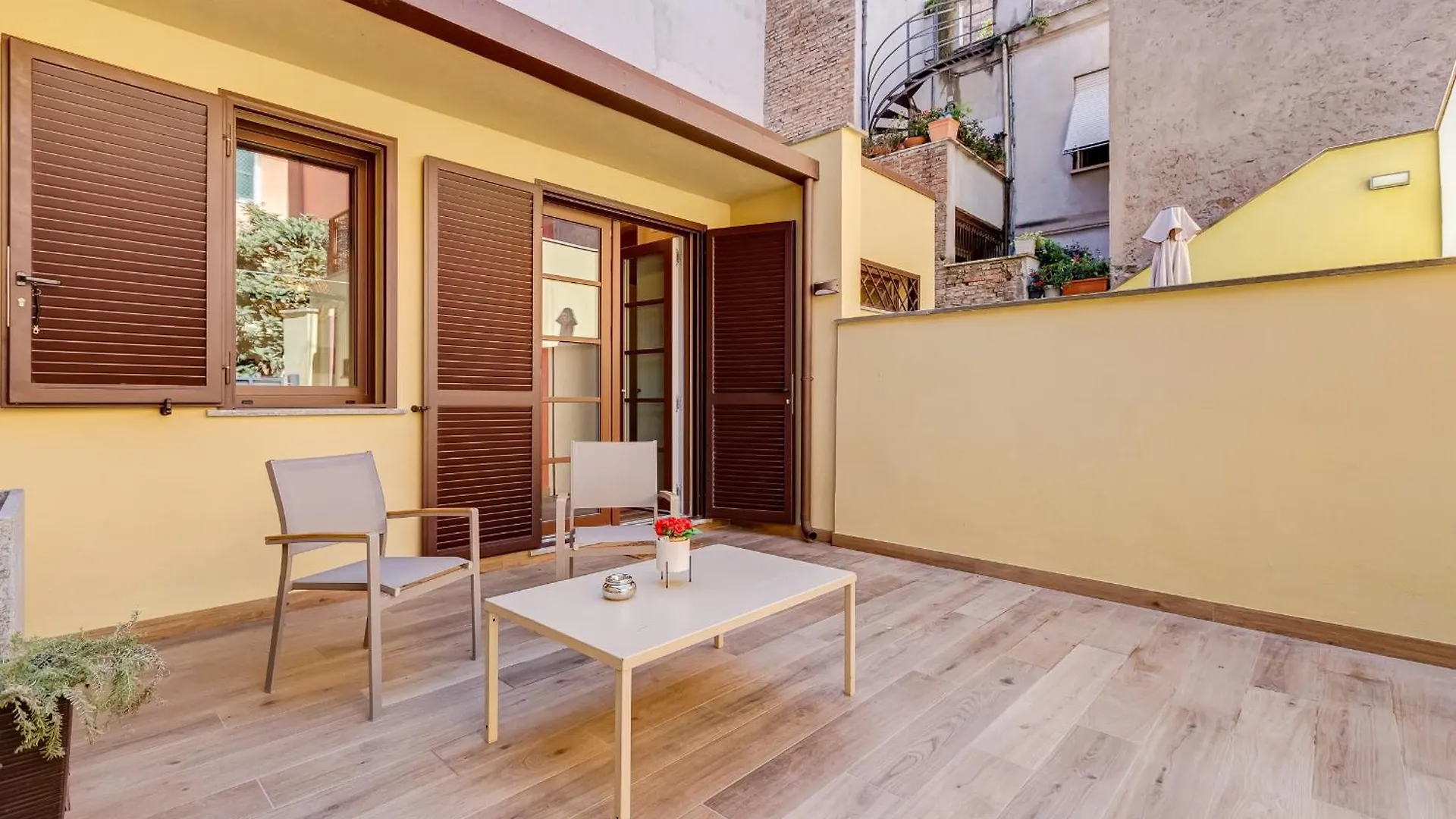 Vivilo Collection - Pigneto Apartments - Patio - Terrace - Parking Rome