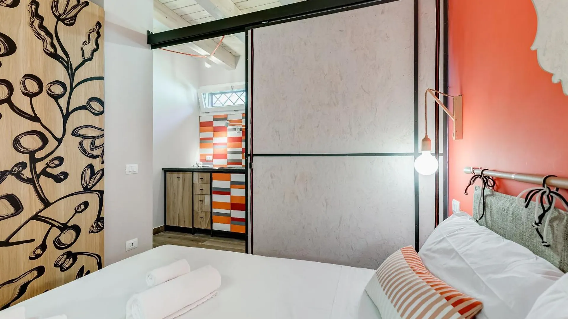 Vivilo Collection - Pigneto Apartments - Patio - Terrace - Parking Rome