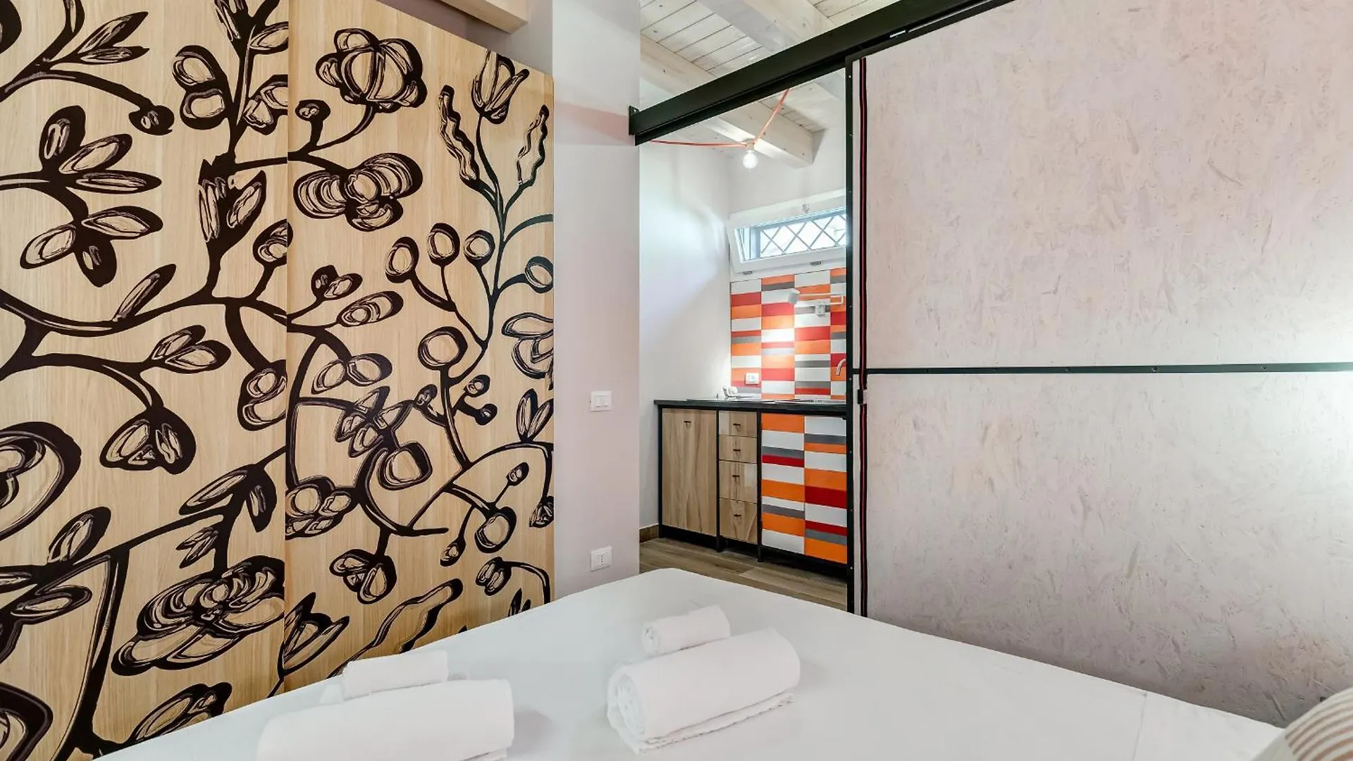 Vivilo Collection - Pigneto Apartments - Patio - Terrace - Parking Rome