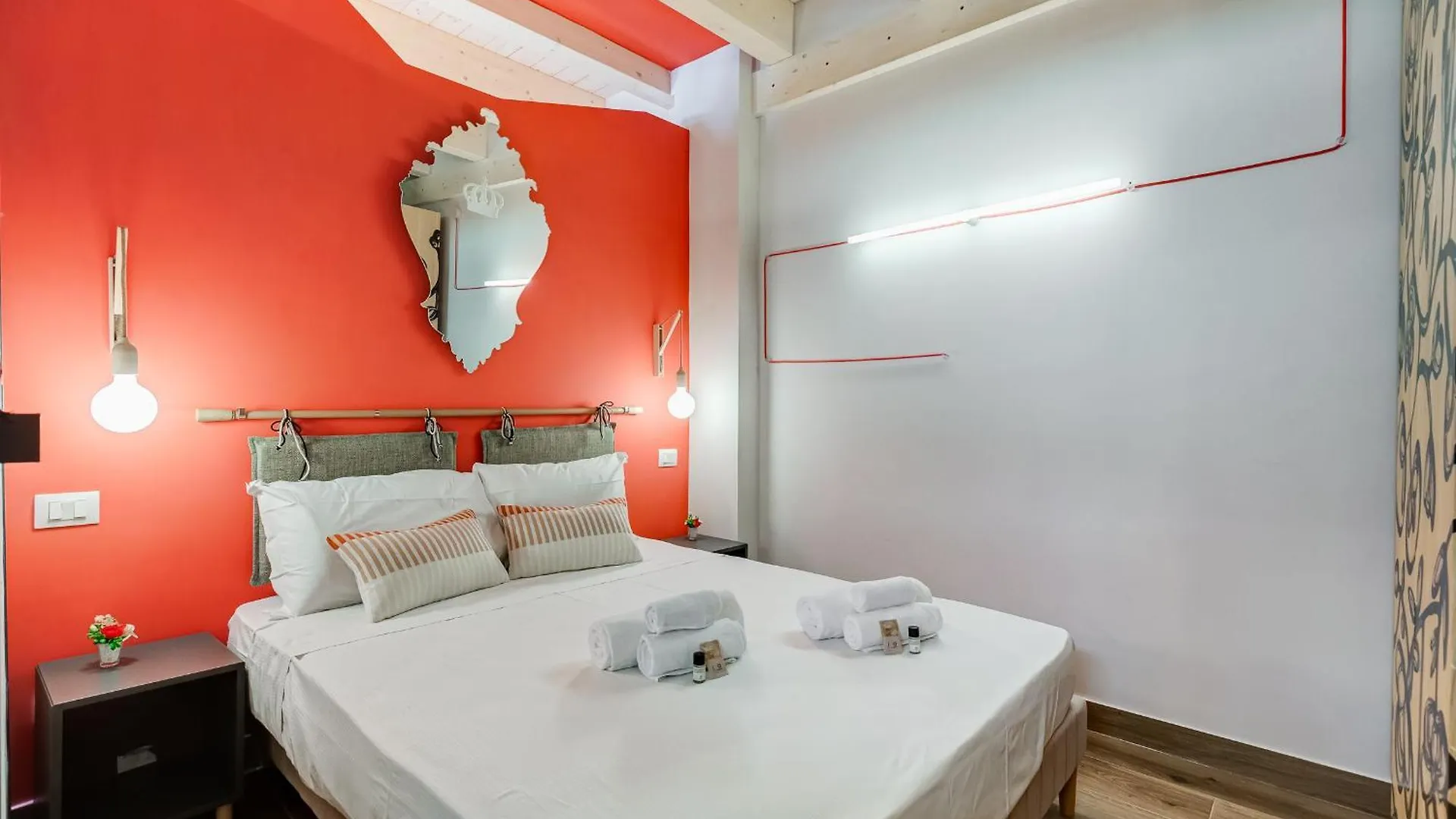 Vivilo Collection - Pigneto Apartments - Patio - Terrace - Parking Rome